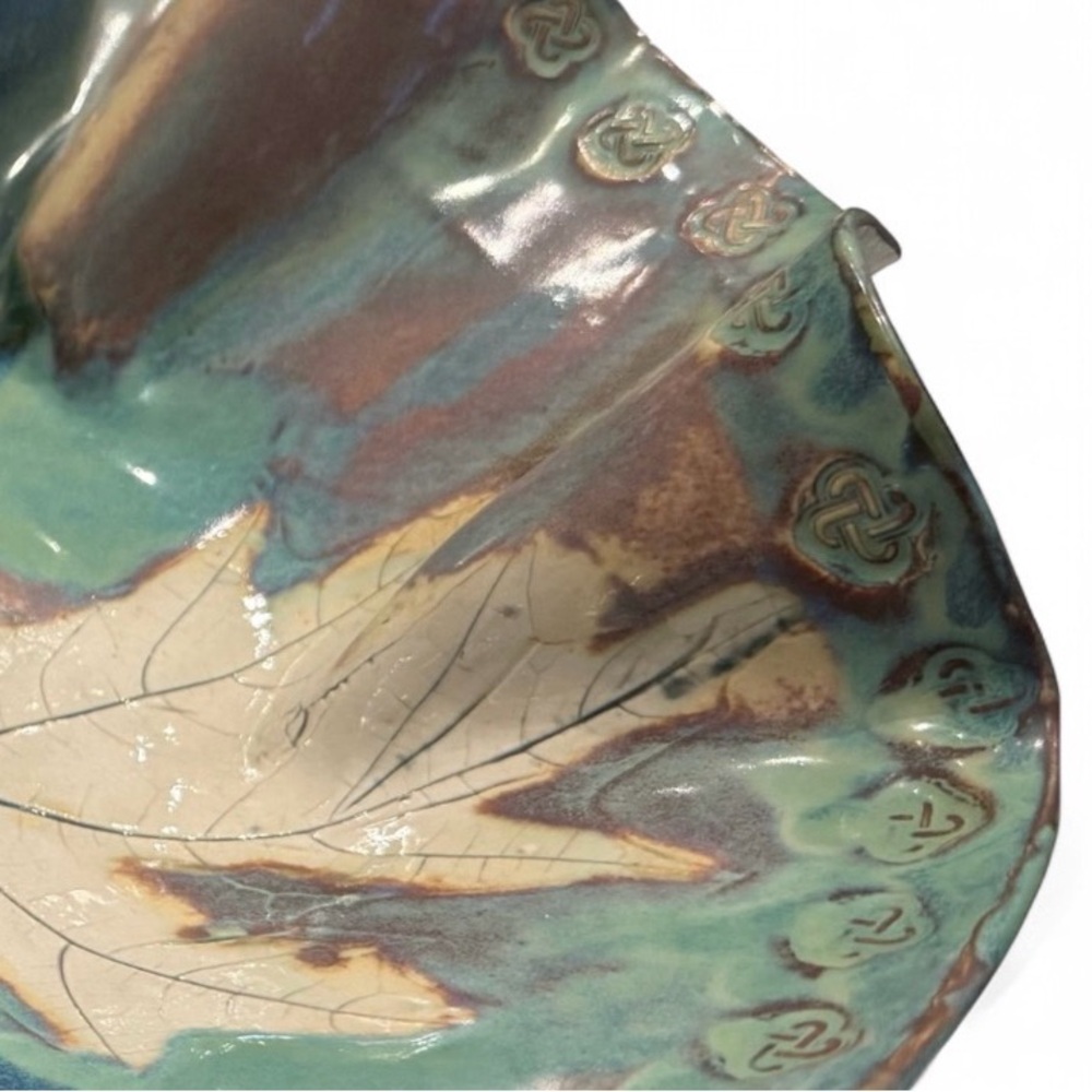 Studio Pottery Ruffled Bowl - Picture 6 of 14
